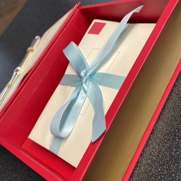 Red Envelope Love Letters Box - Picture 8 of 9